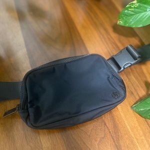 Original All Black Lululemon Everywhere Belt Bag Matte Black